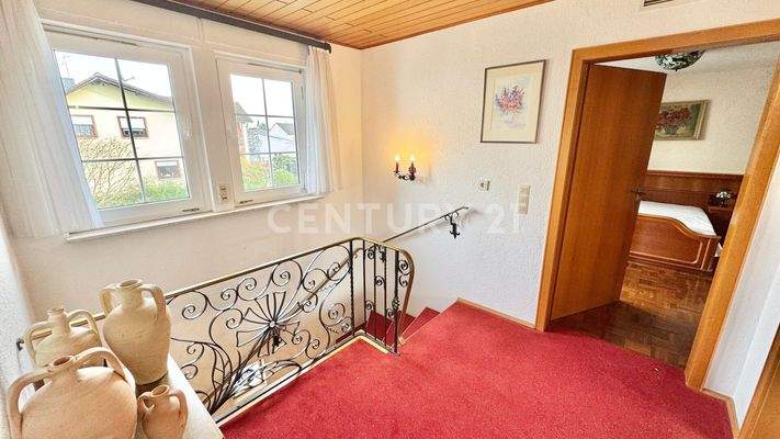 Geräumiger Flur mit optimaler Raumaufteilung