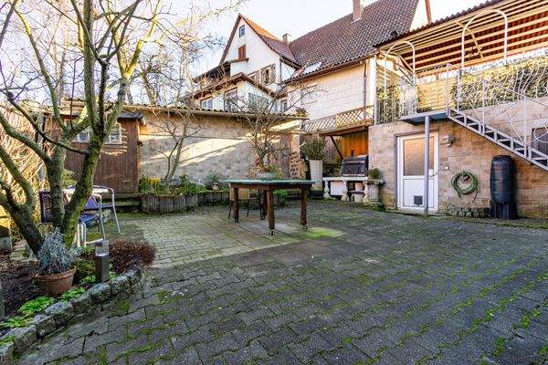 Große Außenfläche