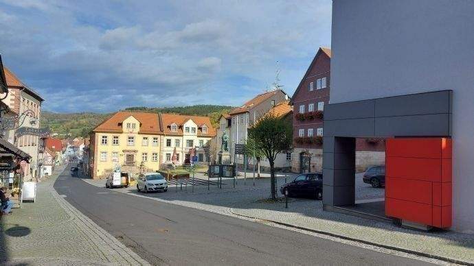 Marktplatz und Stadttor in unmittelbarer Nähe!