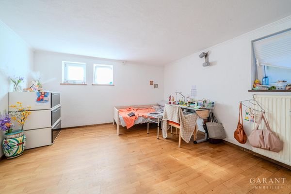 Wohnung 5 Schlafzimmer 1