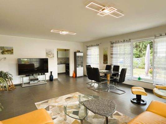 ... mit Zugang zur Terrasse