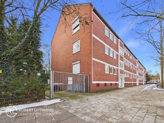 Hausansicht/Zufahrt Garage