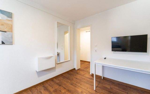 Zimmer 1 WG möbliert mieten Weilimschönbuch Böblingen Tübingen 3.jpeg