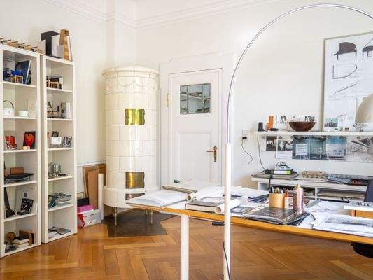 Gartenzimmer mit Kachelofen