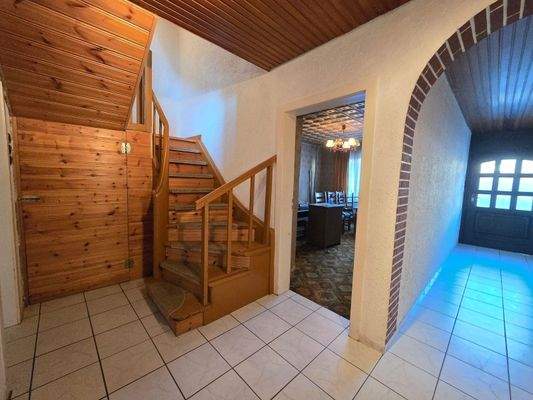 EIngang - Treppe - Wohnzimmer