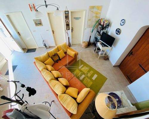 Einladendes Steinhaus mit traumhaften Ausblicken