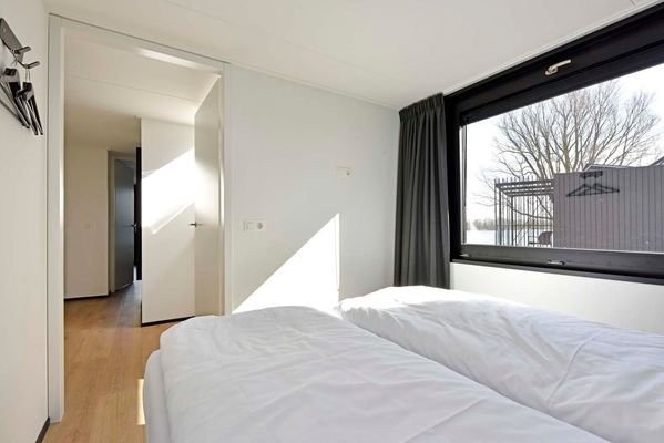 ferienhaus-kaufen-am-Wasser-brielle-003