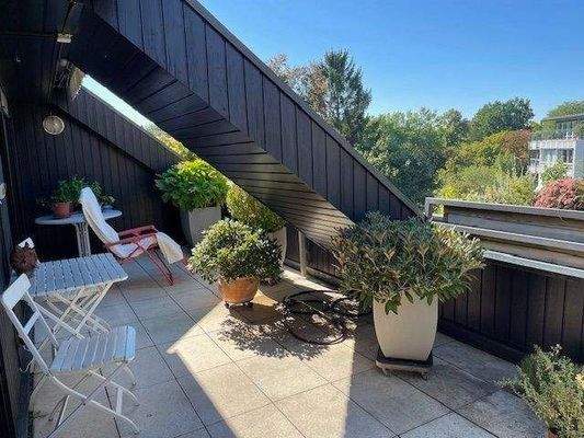 Sonnige Dachterrasse mit Blick zum Stadtpark 1