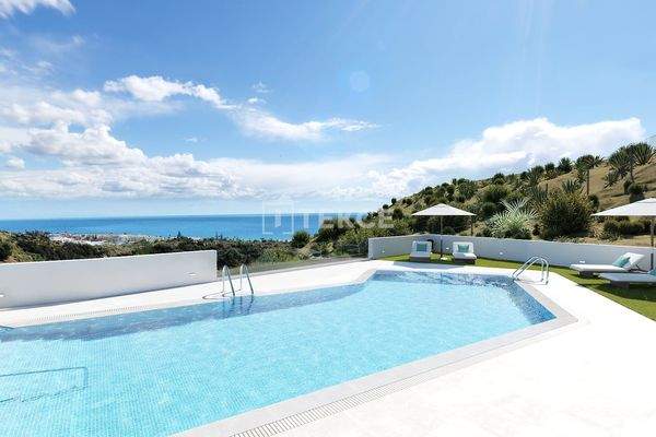 Hillside Apartments with Sea Views in Rincón de la Victoria