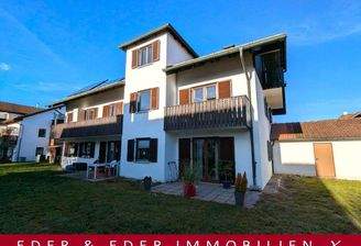 Südostansicht des gepflegten Mehrfamilienhauses