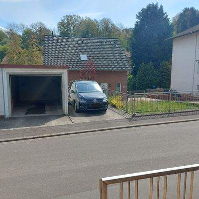 Garage und Stellplatz