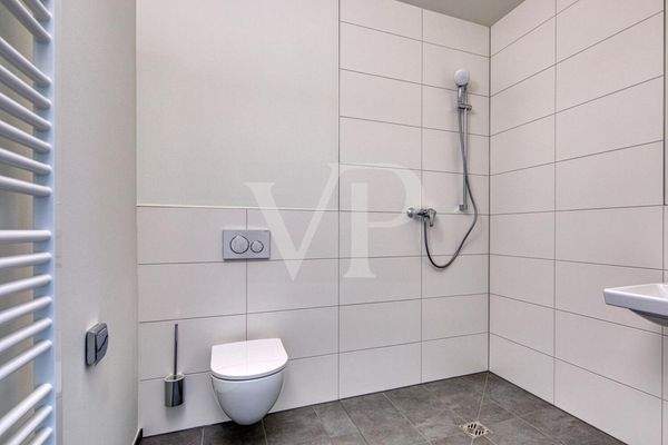 Bad mit bodentiefer Dusche