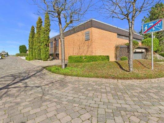 Außenasicht, Bungalow -3-