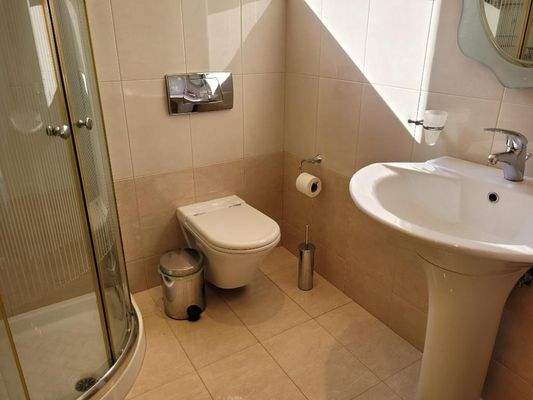 Kreta, Argouli: Zweistöckiges Haus mit Keller zu verkaufen