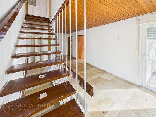 Treppenaufgang in DG