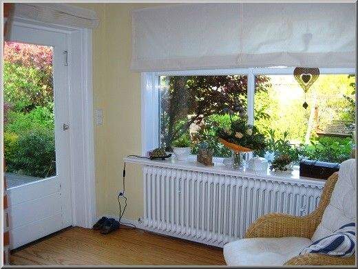 	Blick in den zum Wohnbereich offener Anbau mit Terrassen-/Gartenausgang