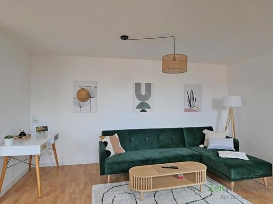 grünes XL-Sofa