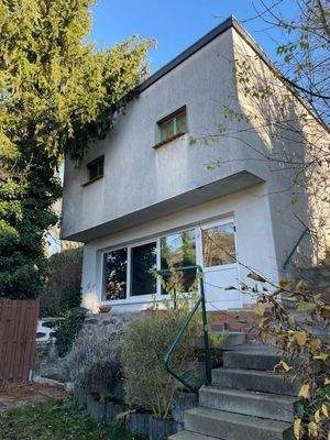 Partyraum und Garagen (oben)