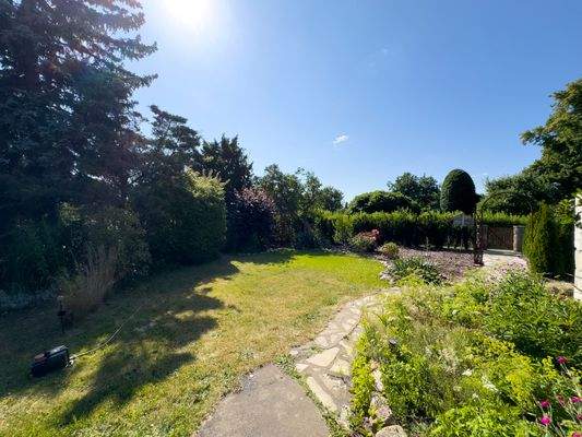 großzügiger Garten