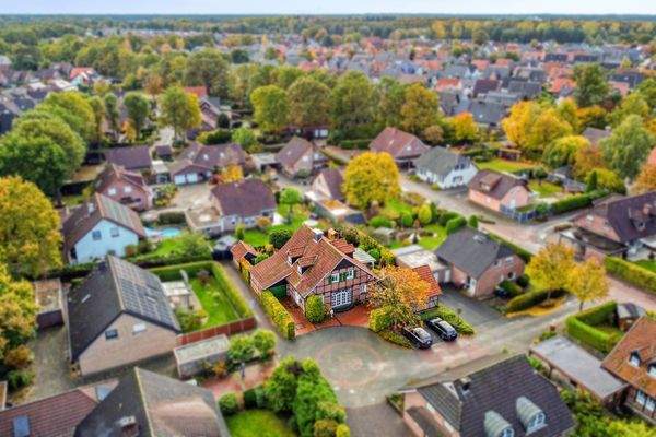 Luftbild + Garage links