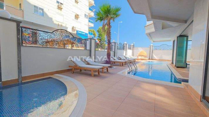 Well Located Dazzling Seafront Apartments in Alanya