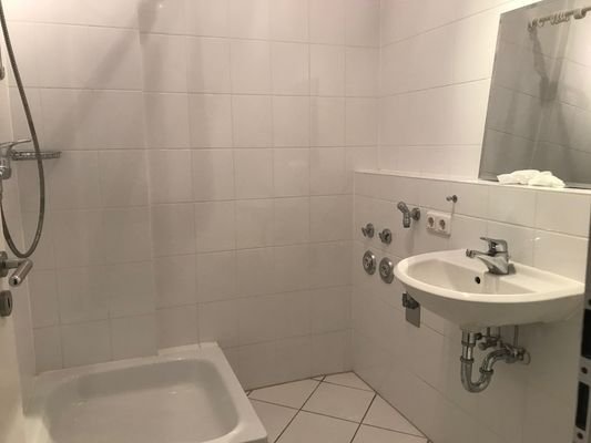 Gäste WC mit Dusche