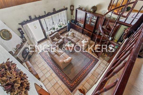 EV - Blick von der Empore auf das Wohnzimmer