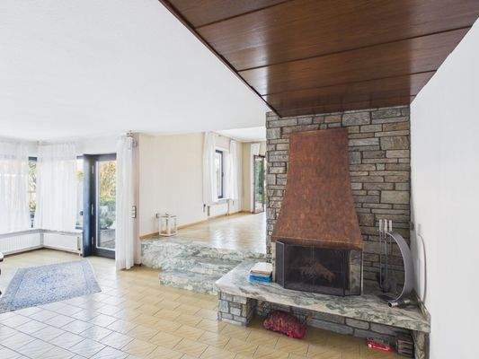 Wohnzimmer mit Kamin