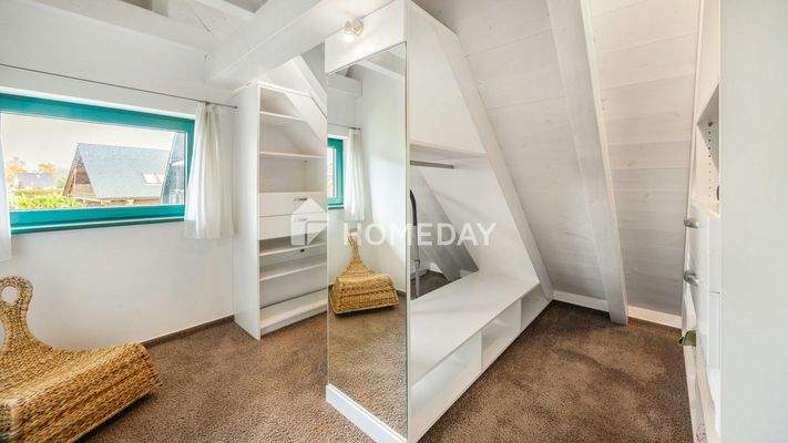 1. OG Ankleidezimmer 1