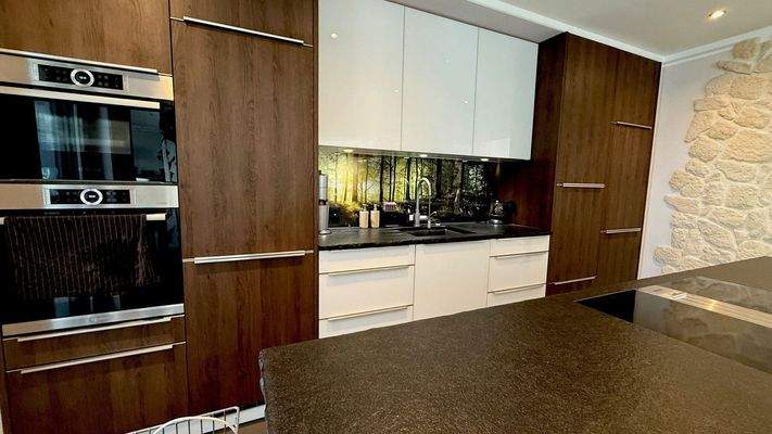 Elegante Einbauküche inkl. Elektrogeräte