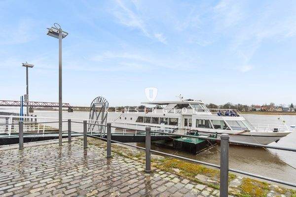 Dampferanlegestelle Elbe