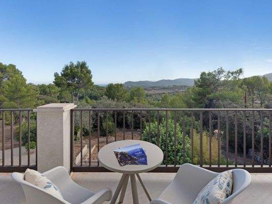 country-estate-pool-view-for-sale-Establiments-Liv