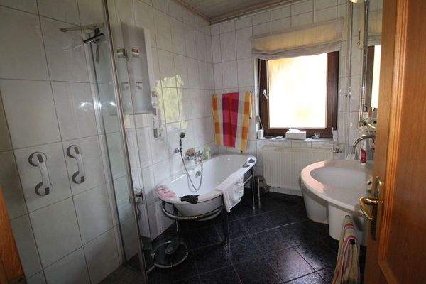 12 - Barrierefreies Duschbad im Erdgeschoss