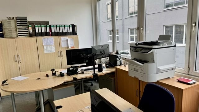 Büro EG