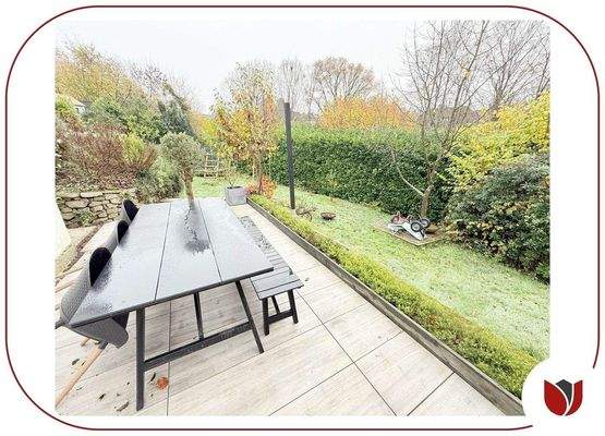 2023 neu angelegt: Wohlfühl-Terrasse am Zugang zum