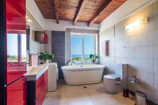 Kreta, Agia Marina: Luxuriöse Steinvilla mit Meer- und Sonnenuntergangsblick zu verkaufen