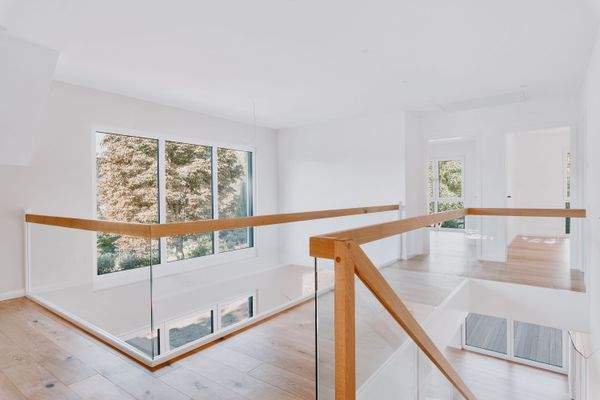 Galerie mit architektonischer Treppenkonstruktion