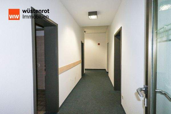 Flur zu den Büroräumen