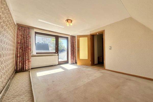 Helles Schlafzimmer mit Terrasse