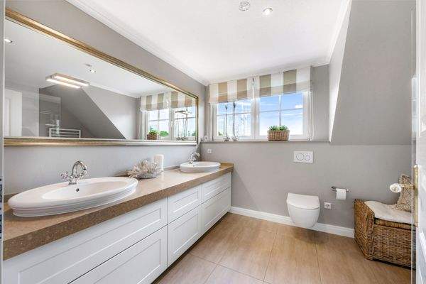 Tageslichtbad DG (Wohnhaus 2) 