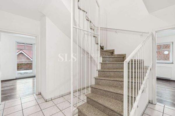 Aufgang zur zweiten Ebene