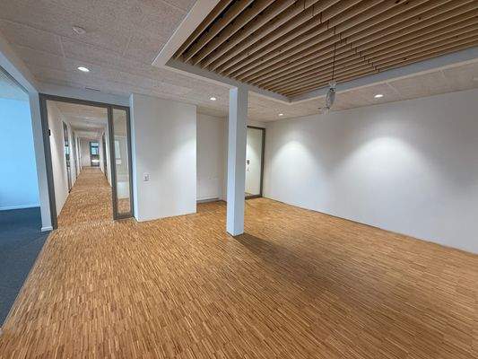 Moderner und heller Empfangsbereich