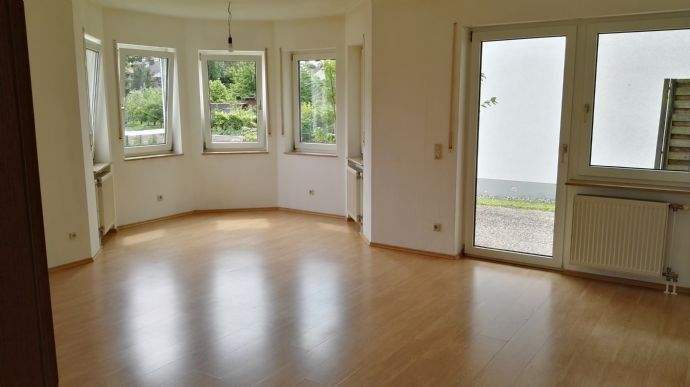 Wohn-/Esszimmer (Zimmer Nr.3)