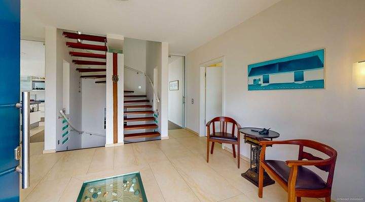 Eingangsdiele, Blick zum Treppenhaus