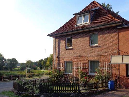 Gebäude von außen Whg im DG 