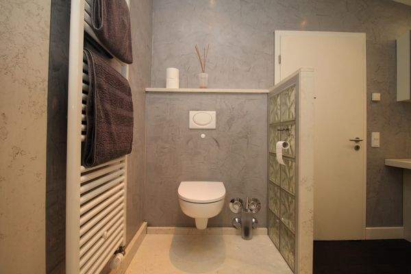 NUR IM BAD: ZUSÄTZLICHER WANDHEIZKÖRPER