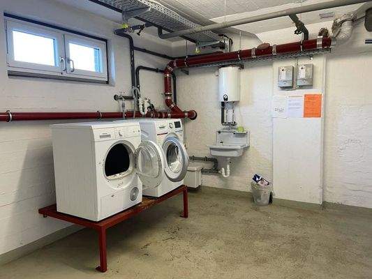 Waschmaschine und Trockner