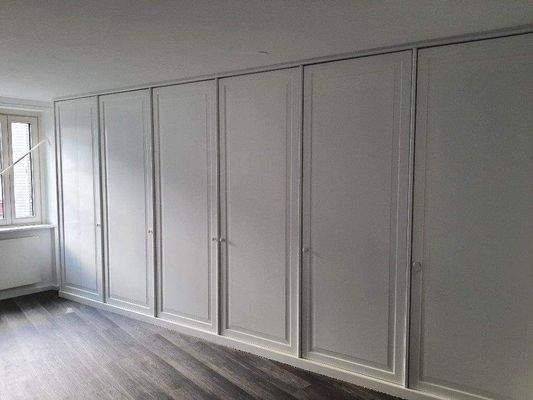 gr. Einbauschrank im Schlafzimmer