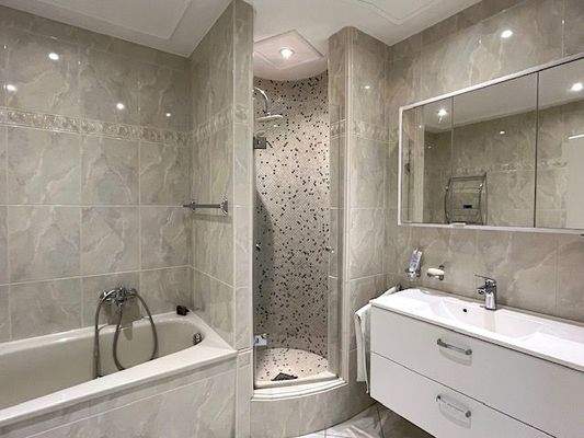 Badezimmer Erdgeschoss Ansicht 1