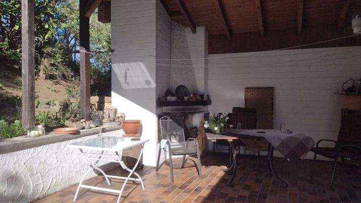 überdachte Terrasse